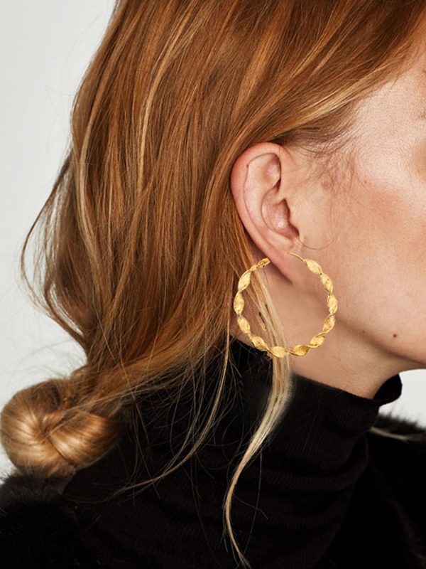 Charlotte  Hemp Wreath Gold Hoop Earrings Hot on Sale - Image 3